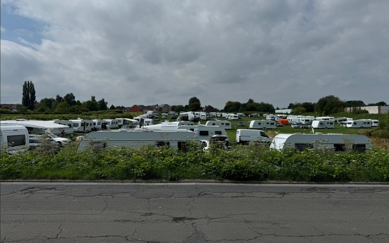 La Louvière : des gens du voyage occupent illégalement le zoning de Strépy-Sud