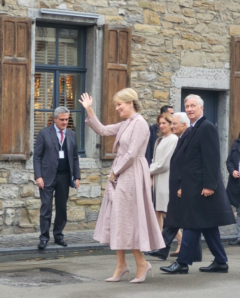 Écaussinnes : le Roi et la Reine de passage dans la cité de l'Amour