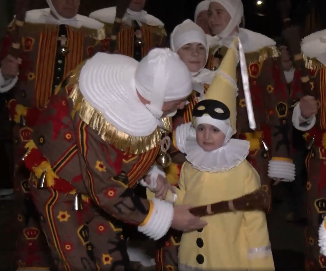 Carnaval 2026 : un papy et sa petite-fille réunis à l'occasion d'un anniversaire