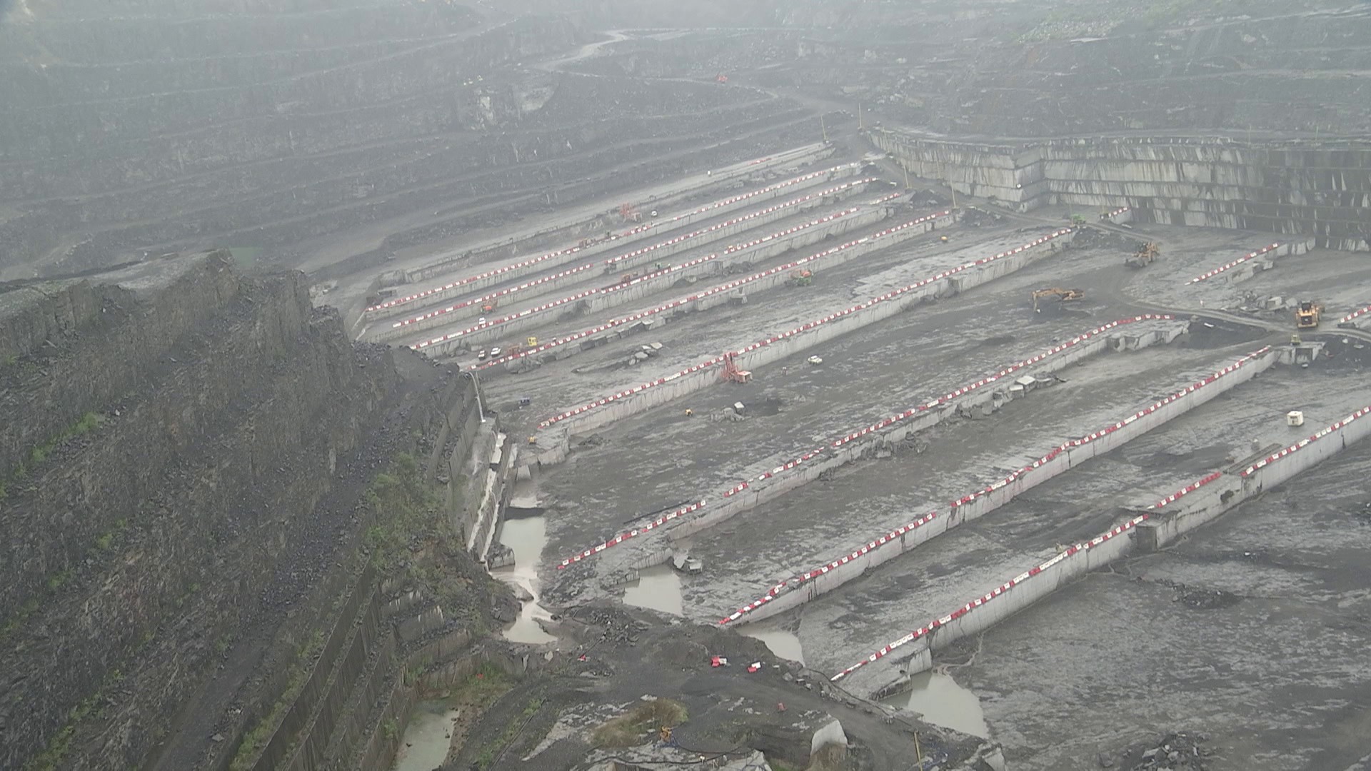 Carrières du Hainaut: les négociations entre syndicats et direction démarrent