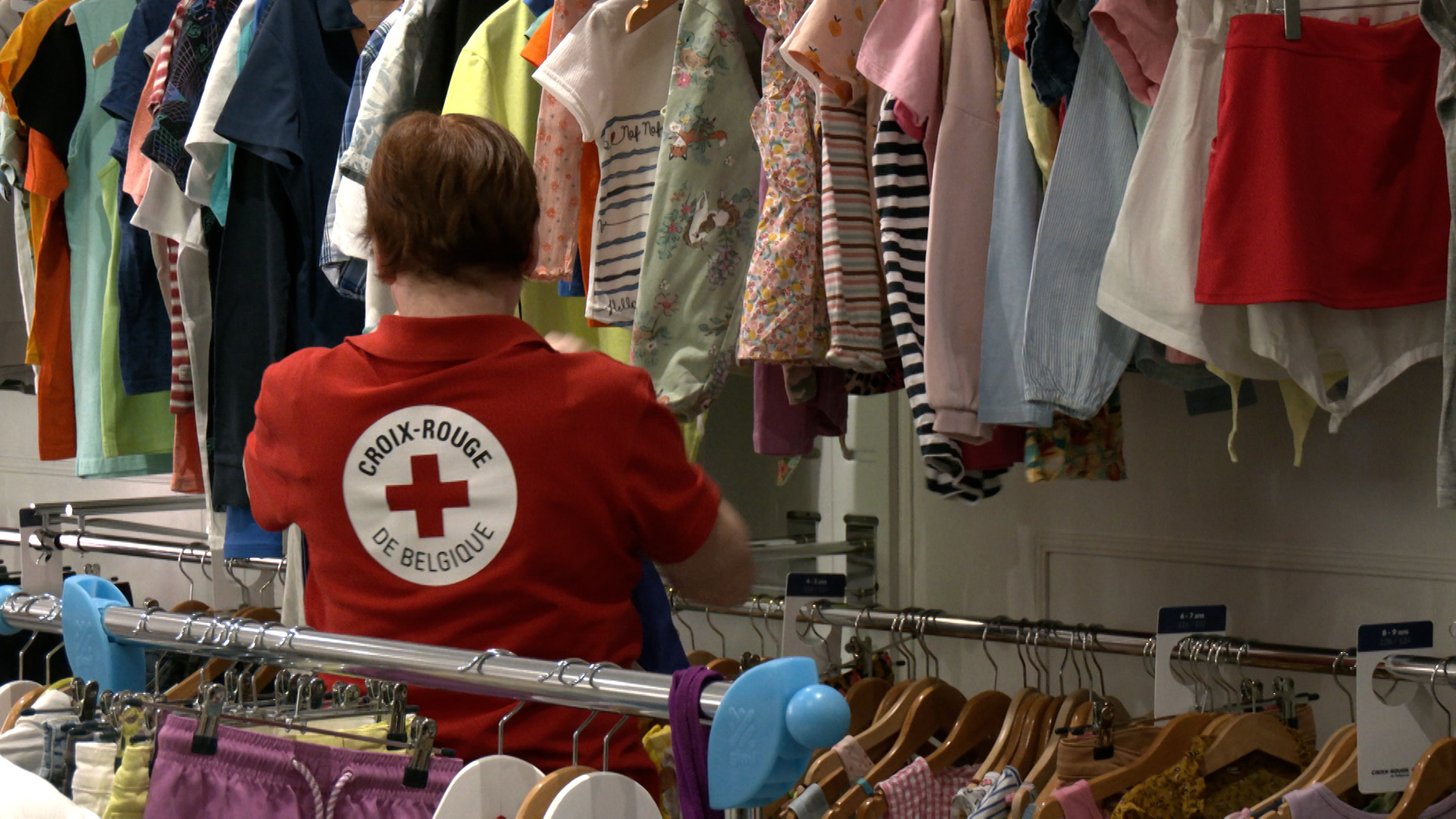 Binche : la Croix-Rouge ouvre sa nouvelle vestiboutique