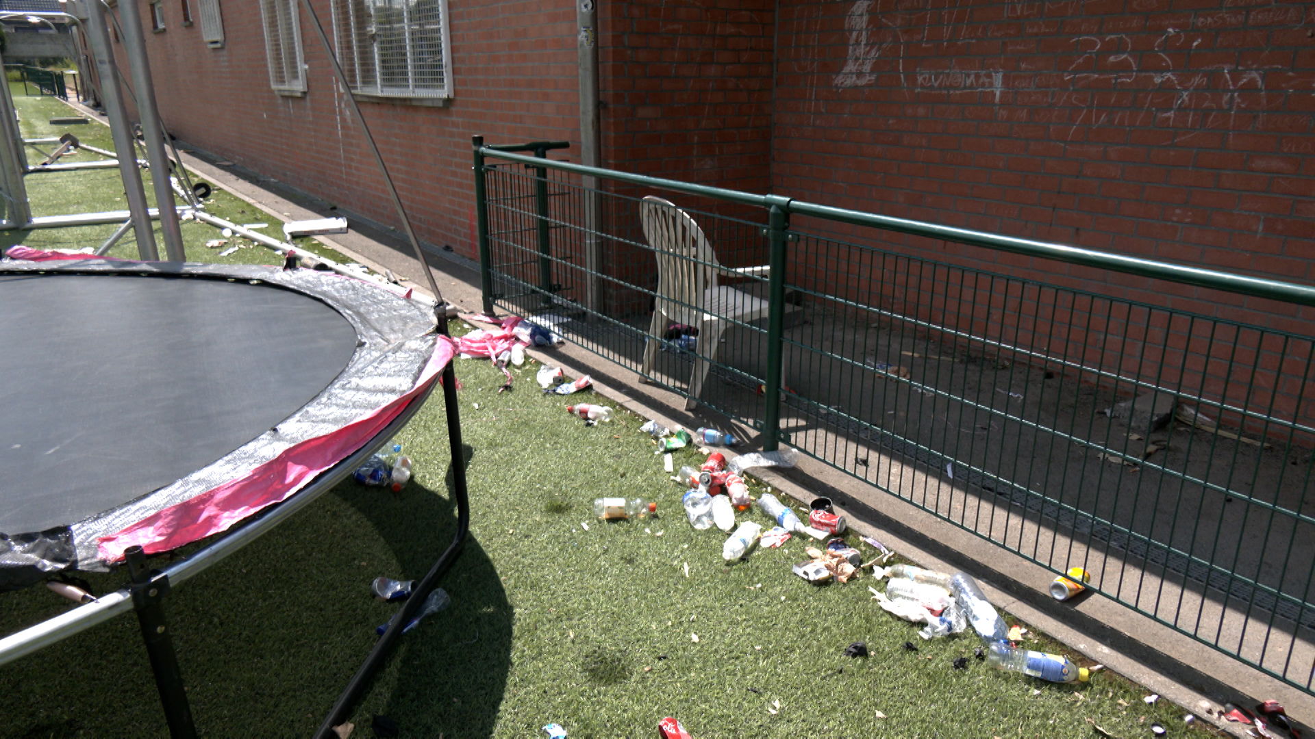 Leval : vandalisme et dégradations au terrain de foot