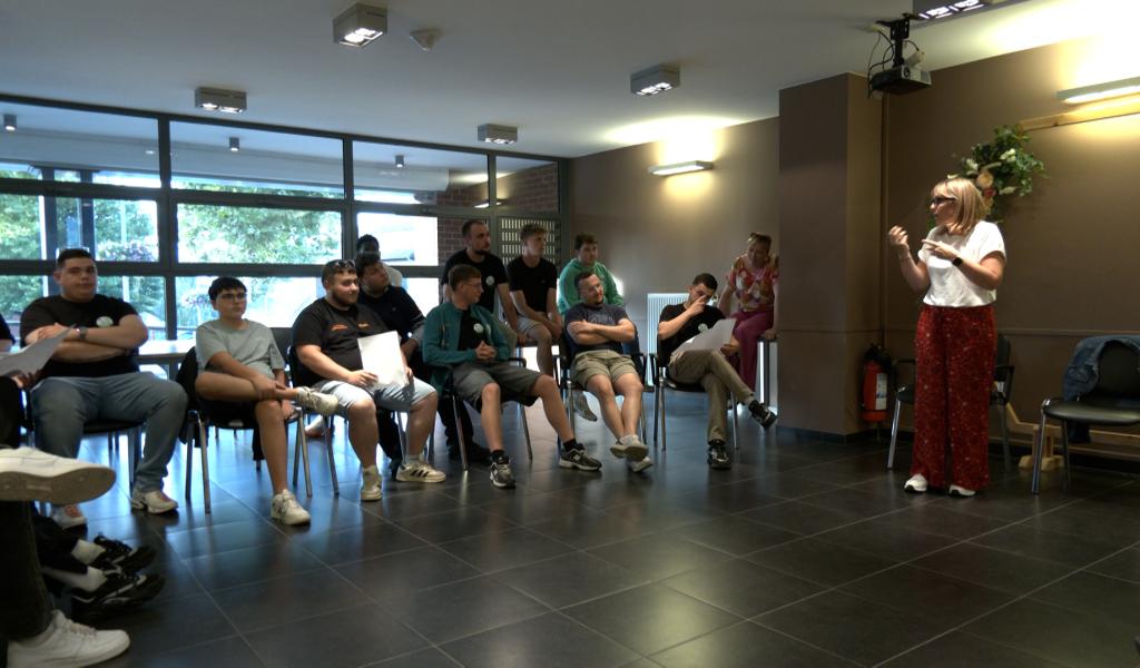 Estinnes: Rencontre et échanges entre la jeunesse et la commune