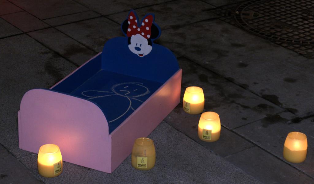 Amnesty International : "Pas un enfant à la rue.  Point."