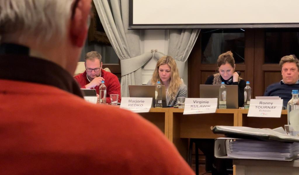 Le Rœulx : rassurant/préoccupant, le budget 2026 est adopté