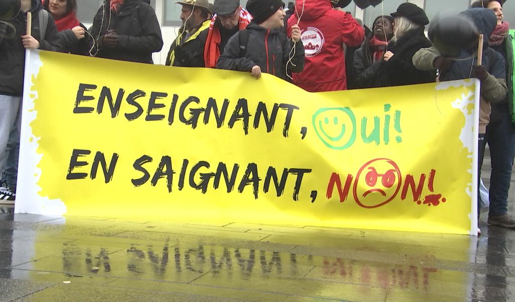 Rétro 2025 : colère et inquiétudes du monde enseignant