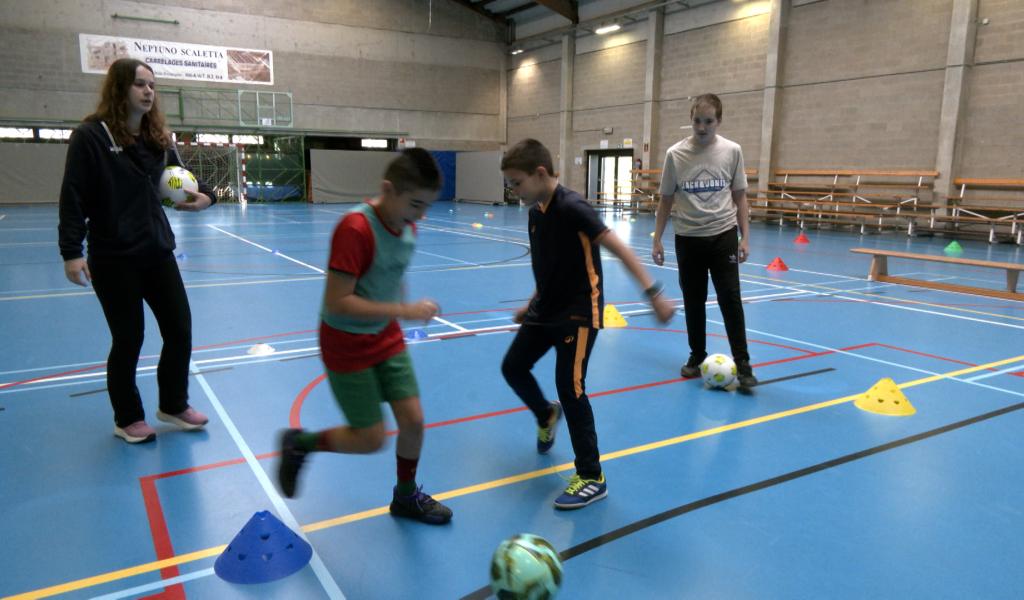 Manage : des séances de foot adapté avec Victoria Lanckman