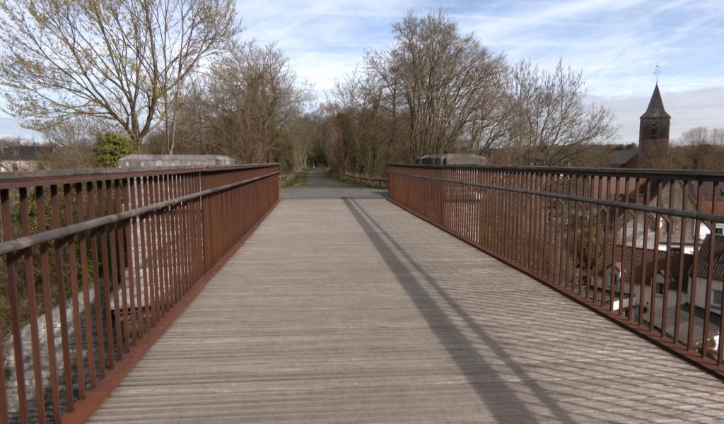 Arquennes : la passerelle enfin en service