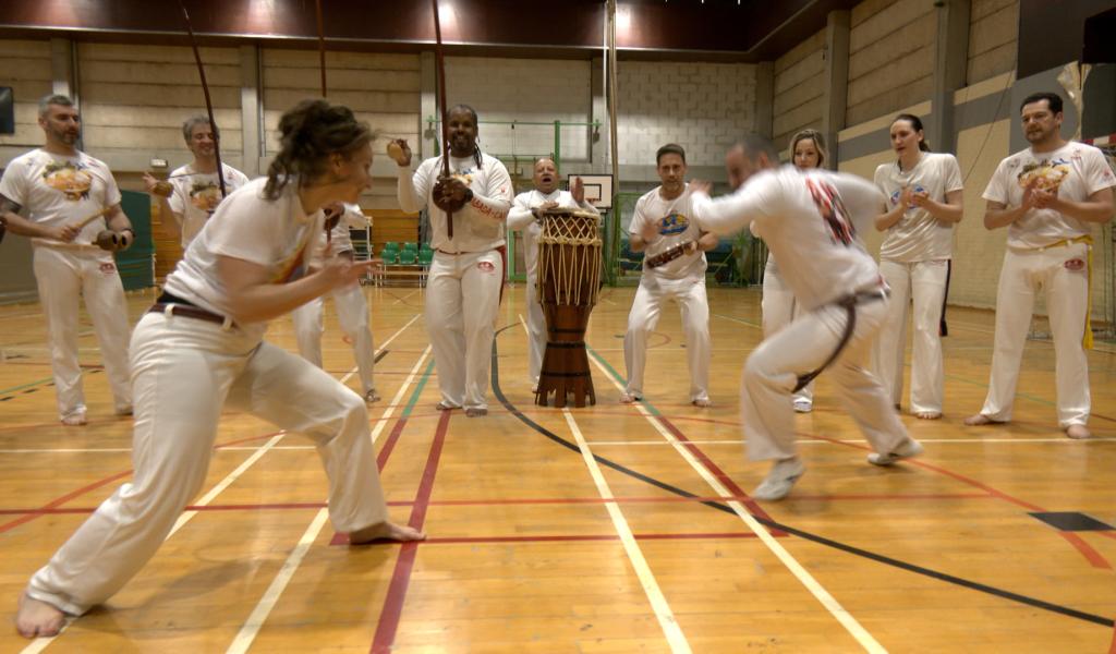"Au Brésil, c'est le deuxième sport": A la découverte du club de capoeira Abadá