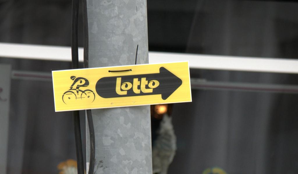 La Louvière : Le Lotto circuit de wallonie au départ de la place communale