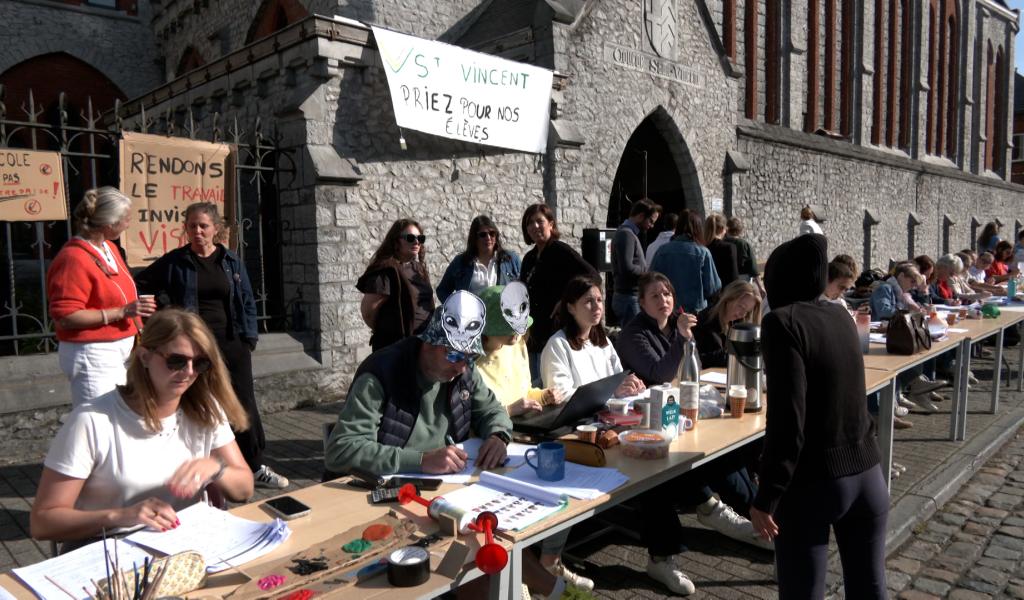 Soignies : les profs de Saint-Vincent descendent dans la rue