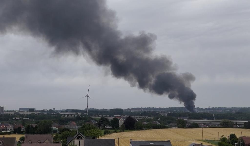 Le Roeulx : incendie dans une ferme, la circulation fortement perturbée