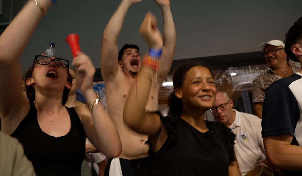 Water-polo : une meute de supporters survoltée derrière les loups