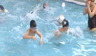 Anderlues : les premiers nageurs dans la piscine ! 