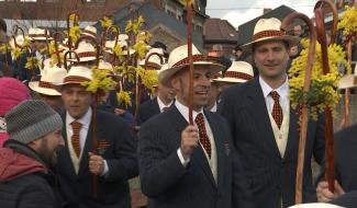Binche: les fantaisies du lundi gras