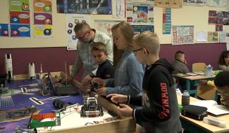 La Louvière: une classe entreprise participe à un concours de robotique