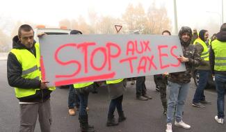 Feluy : blocage du dépôt de Total contre l'austérité