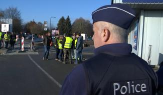 La Louvière : action des "gilets jaunes" près d'un centre commercial