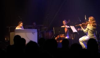 "Soie" sort son premier album "Loving Essence"