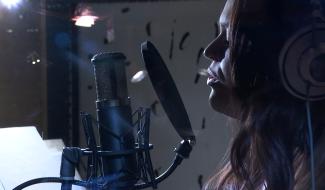 La jeune chanteuse carniéroise Amélie Willame sort son premier titre