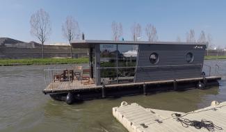Bois-d'Haine : un houseboat pour une découverte insolite de la région 