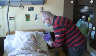 Coronavirus: Les visiteurs de retour dans les maison s de repos