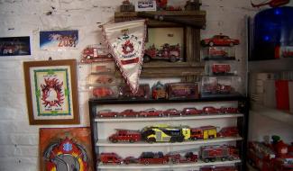 Sapeurs-Pompiers: Portrait d'un collectionneur à Maurage