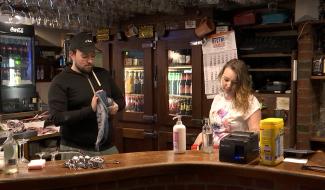 Déconfinement : préparatifs avant la réouverture des cafés