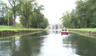 Tourisme: Balade en bateaux sur le canal à Houdeng