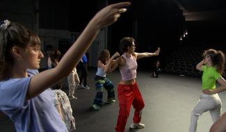 La Louvière : Landfall, entre danse et théâtre