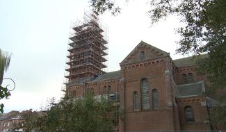 Marche-lez-Ecaussinnes: Une église sans flèche 