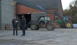 Vellereille-les-Brayeux : rencontre avec un betteravier.