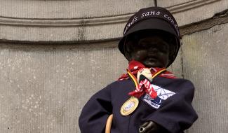 Bruxelles : le Manneken-Pis s'habille en Vî Flaminds de St-Vaast