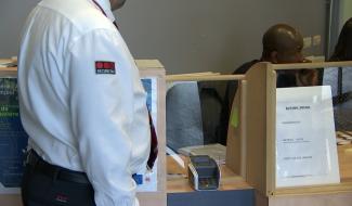 La Louvière: des vigiles privés à l'accueil du CPAS