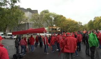 Les travailleurs de MECAR au Parlement