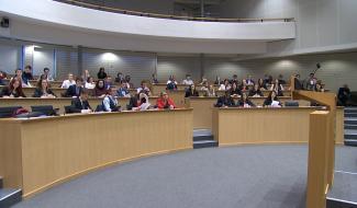 Bruxelles : des jeunes au parlement de la Fédération Wallonie Bruxelles