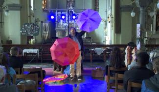 Houdeng-Aimeries : "Déraciné", comme un migrant