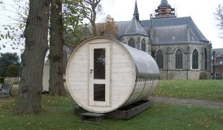 Binche : des tonneaux dans le parc pour une raclette