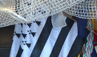 Hennuyères : poissonnerie sous pavillon breton