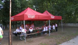 Les Faucons Rouges en camp