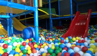 Plaines de jeux intérieures fermées depuis samedi
