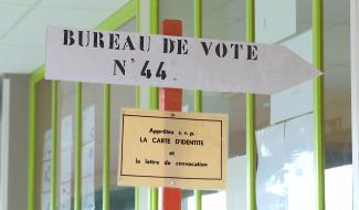 Élections : un bureau de vote sous la loupe