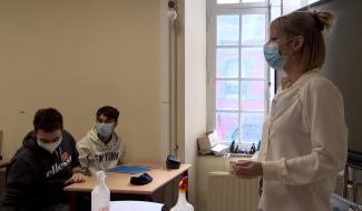 Enseignement : absences et pression sur les écoles