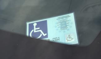 La Louvière : sensibilisation au respect des parkings PMR