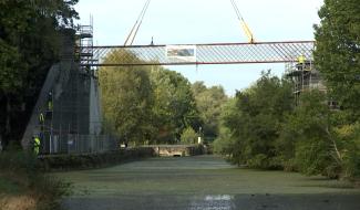 Arquennes : la passerelle cyclo-piétonne sur les rails