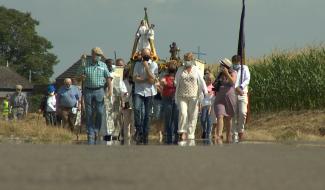 Croix-lez-Rouveroy: procession masquée