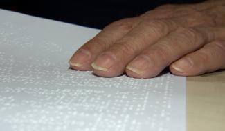 Braille : un outil toujours essentiel