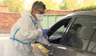 Covid-19: les centres de dépistage pris d'assaut