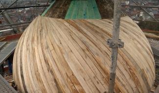 Binche : le clocher de la collégiale Saint-Ursmer fait peau neuve