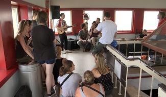 Circus Café, le showcase au sommet de la Tour du plan incliné